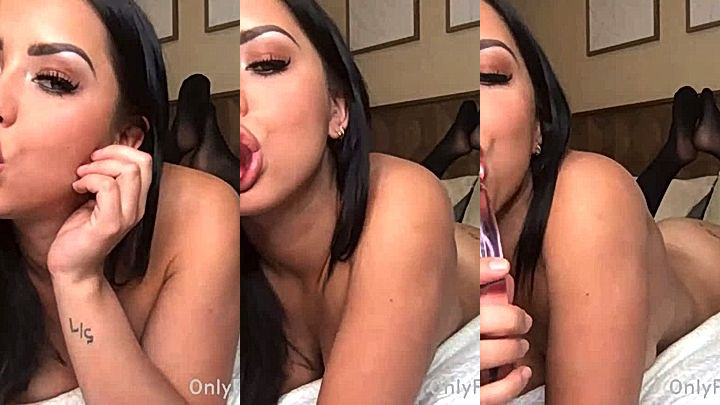Alina Lopez teasing with sextoy sucking leaked for fans
